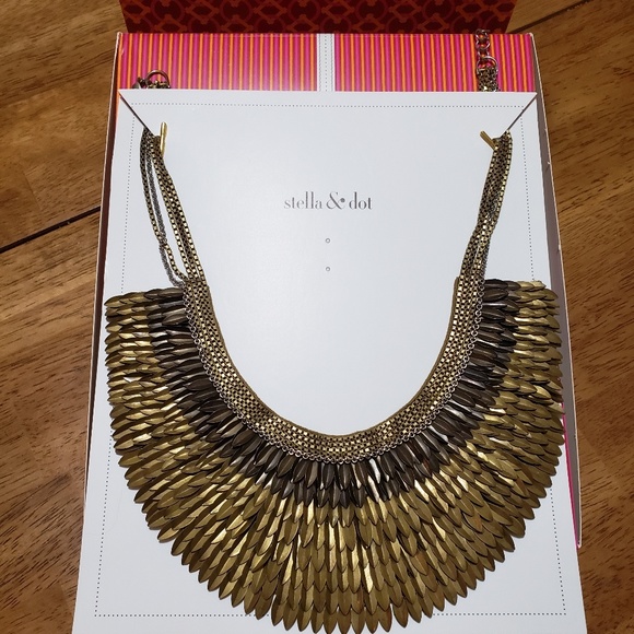 Stella Dot Pegasus Necklace 